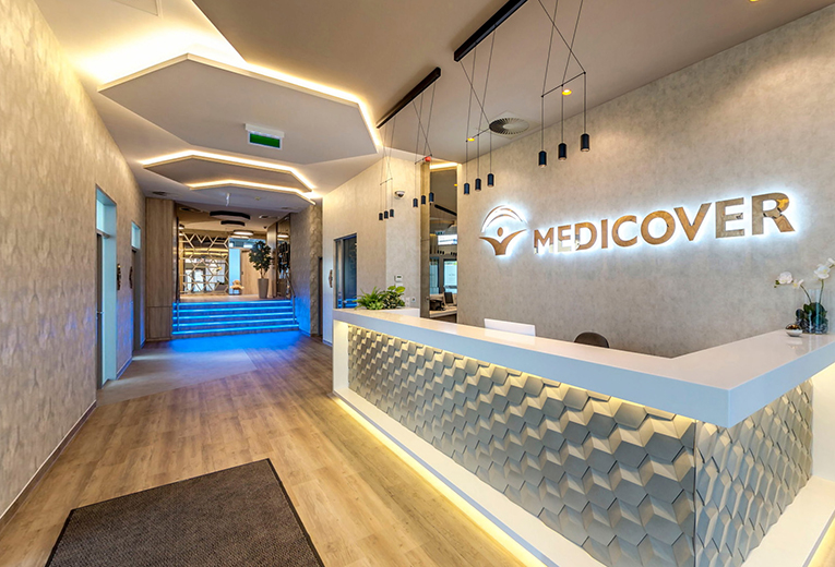 جراحة دمج الكاحل في Medicover Hungary: التكاليف وأفضل الأطباء والمراجعات